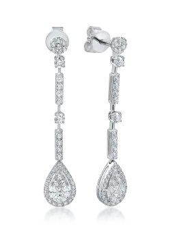 Cercei lungi din aur alb cu diamante de 1.89ct
