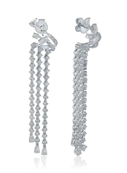 Cercei lungi din aur alb cu diamante de 3.8ct