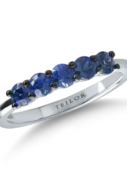 Inel semi eternity din aur alb cu safire de 0.85ct